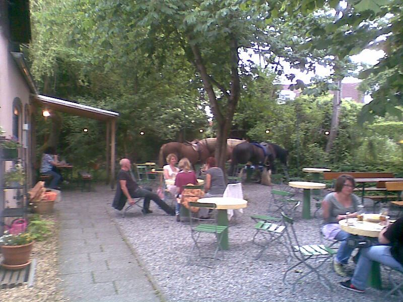 im Eulen-Biergarten