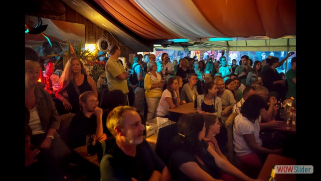 Volles Zelt beim Jubi-Sommerfest